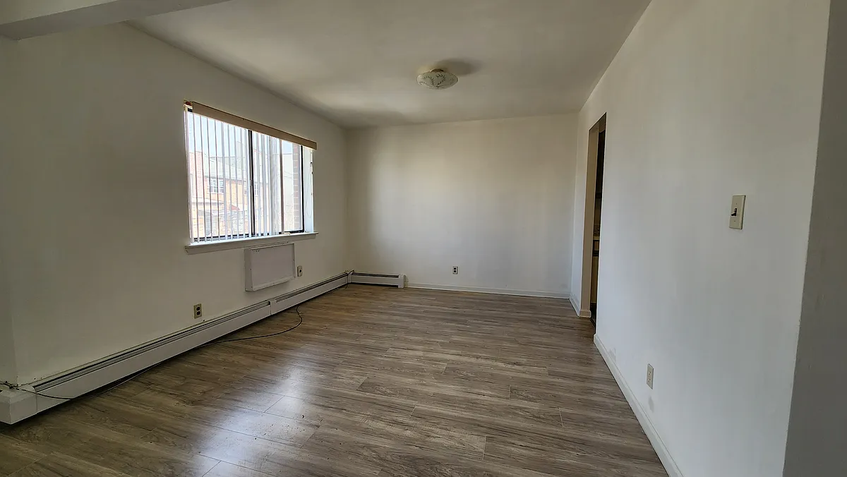 Diningroom - 2872 Wilkinson Ave #3