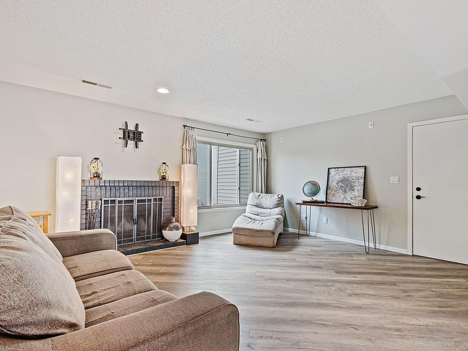 1st image of 942 23rd Avenue Pl #3A