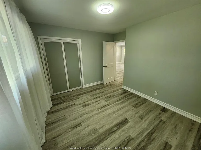 2571 Jos Street Louis Ave — Photo 10