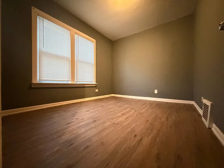1309 W 110th Pl — Photo 6