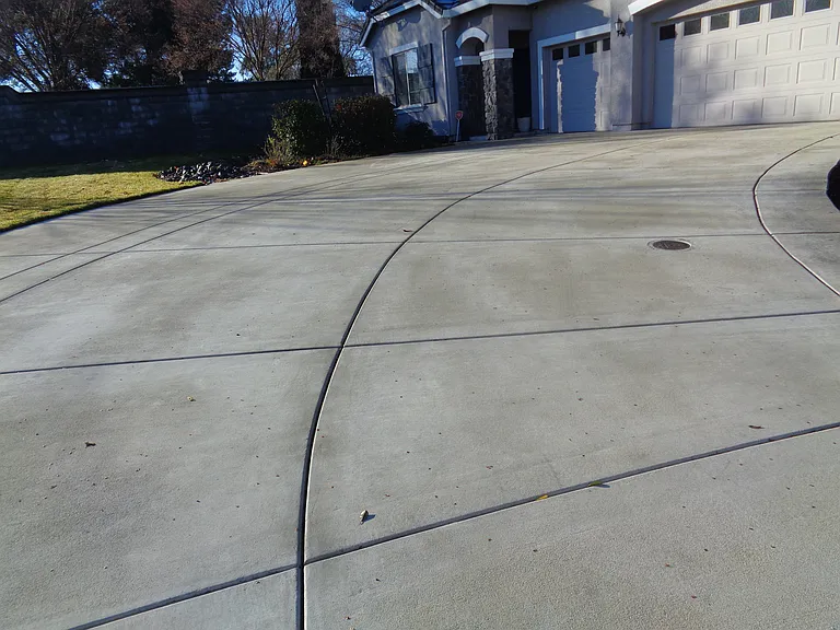 2140 Cling Dr — Photo 2