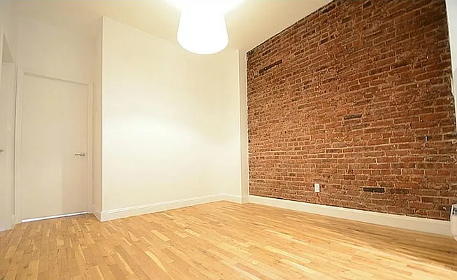 Rented by Bold New York | media 23