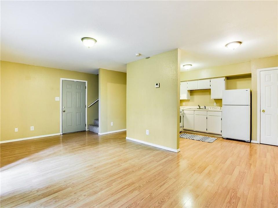 1st image of 2201 Mission Hill Cir Unit 3