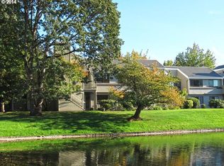 2094 Lake Isle Dr, Eugene, OR 97401