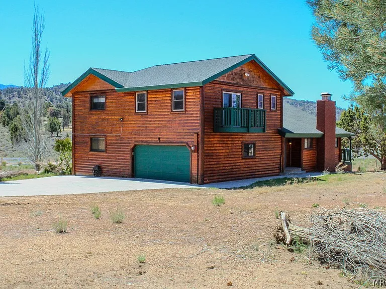 46784 Pioneertown Rd — Photo 3