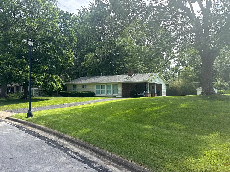 345 Circle Ct — Photo 1