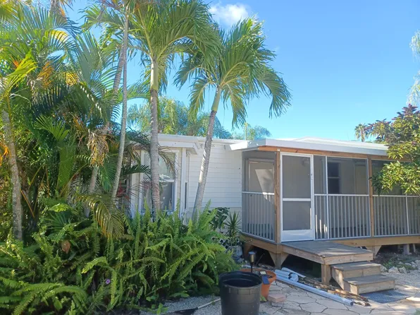 5567 Meadowlark Ln, Bokeelia, FL 33922