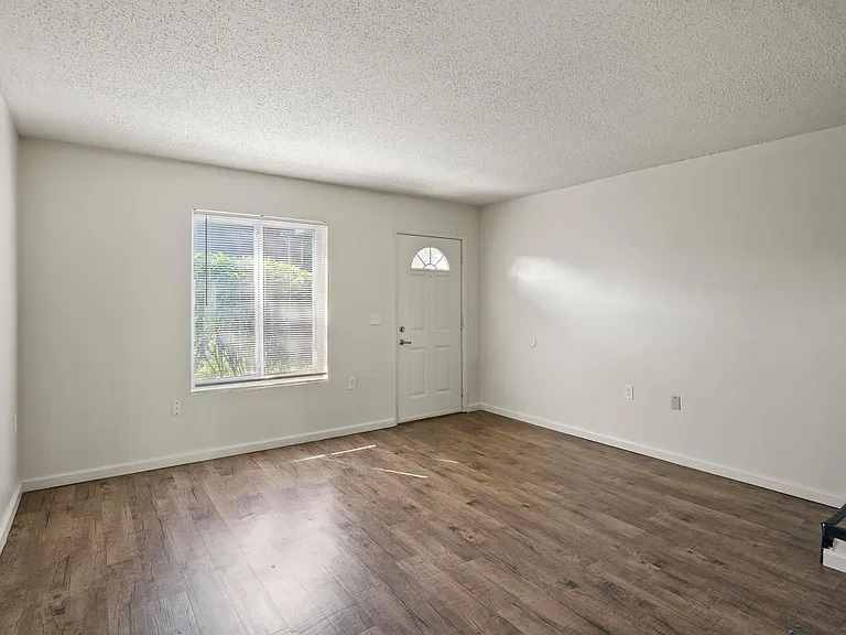 Westport Crossing Apartments — Photo 87