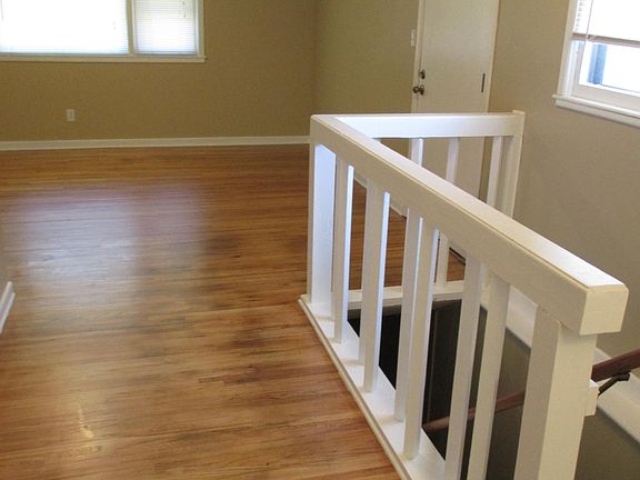 5th image of 403 S Kessler St