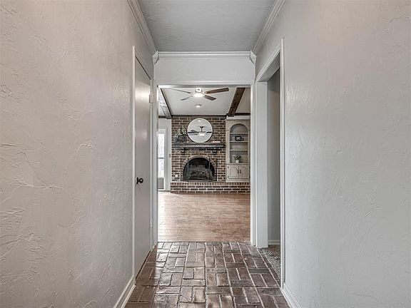 5th image of 213 Elwood Dr
