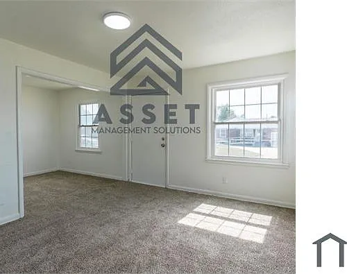 3317 NE 15th St — Photo 8