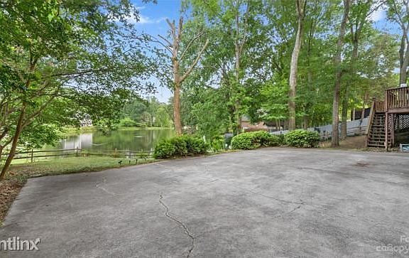 5th image of 6007R Carpenter Dr