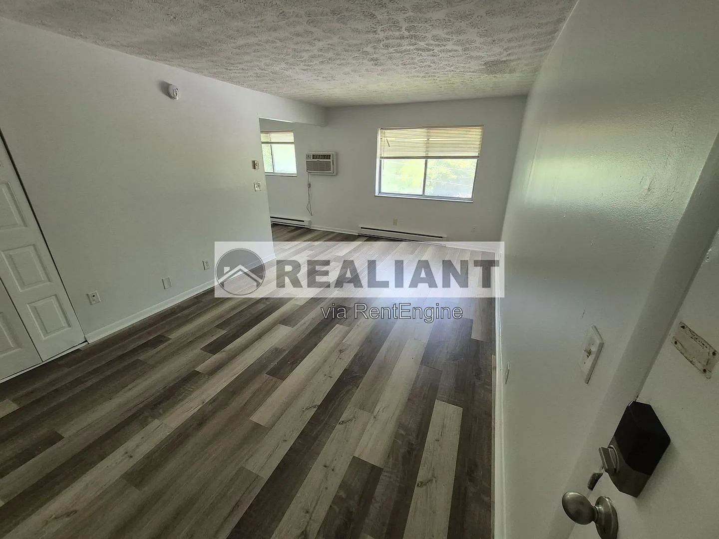 1 bed, 1.0 bath, 525 sqft, $995 — Photo 2