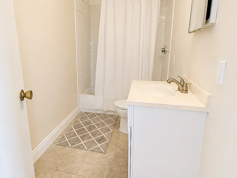 13 Haviland St #5 — Photo 4