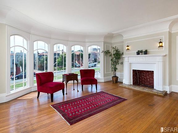 2nd image of 339 College Ave