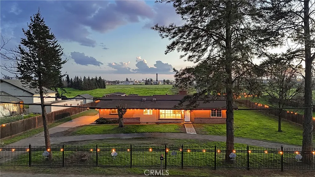 2044 W State Highway 140 photo 1