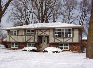 2849 98th St, Highland, IN 46322