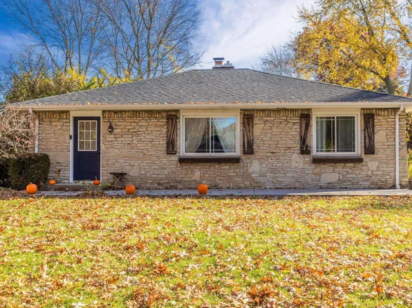 318 S Bittersweet Ln, Muncie, IN 47304