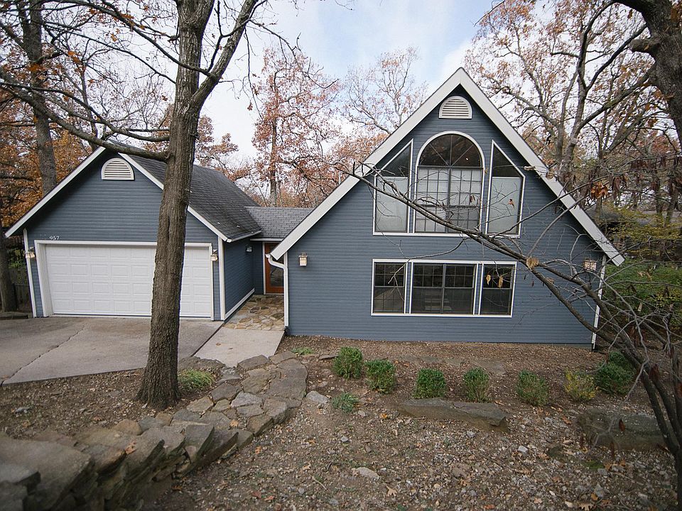 957 N Lewis Ave.