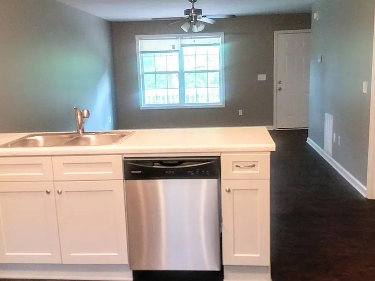 184 Strickland Ave — Photo 3
