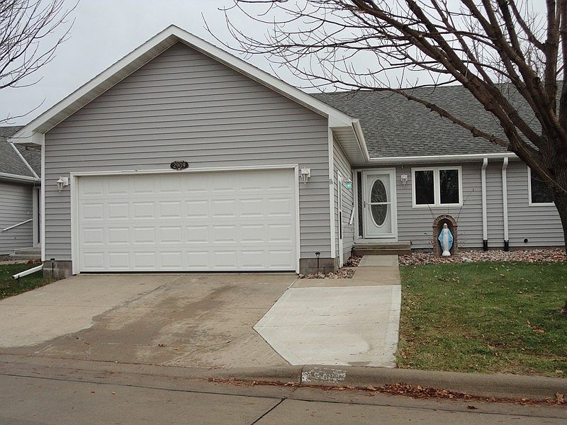 1st image of 2909 Adkins Dr