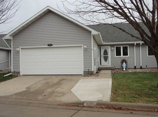 2909 Adkins Dr, Yankton, SD 57078
