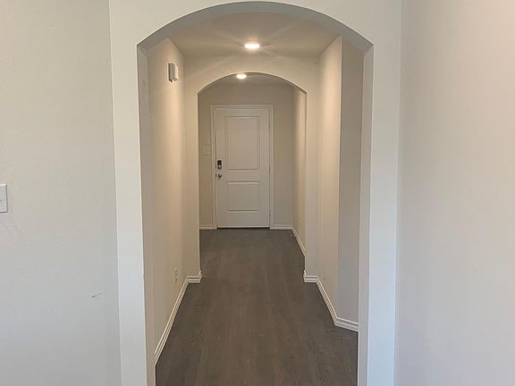 3rd image of 901 Glover Dr