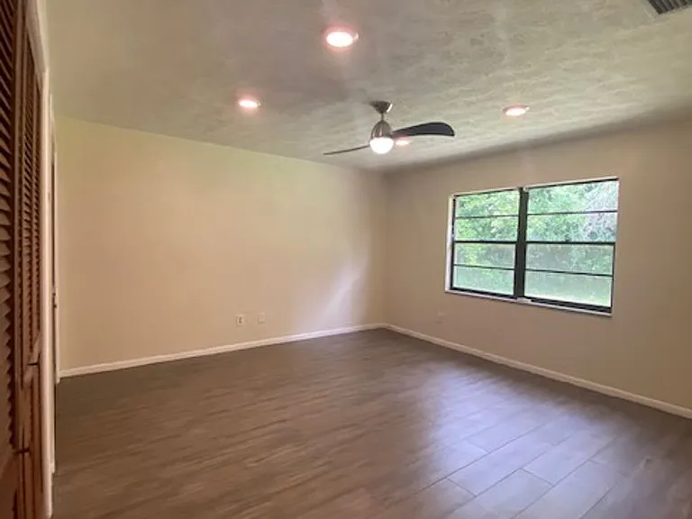 1517 Loretta Ct — Photo 12