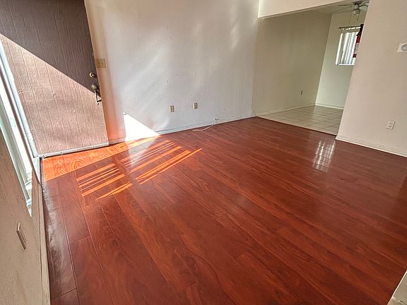 3rd image of 2423 Nina St APT 2