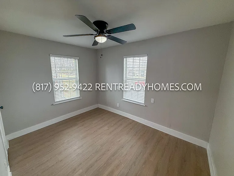 1824 Carver Ave — Photo 11