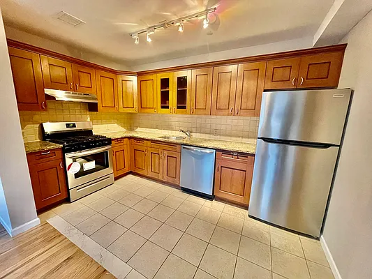 Rented by Compass | media 7