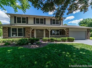 1271 Leverenz Rd, Naperville, IL 60564