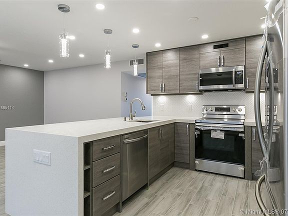 5th image of 247 Richmond E #F