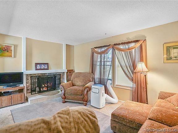 3rd image of 1155 Coral Ln