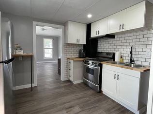 900 Davis Ave NW APT B, Grand Rapids, MI 49504