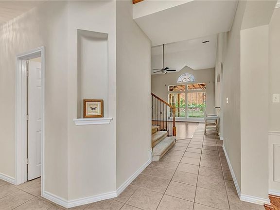 4th image of 4925 Bacon Dr