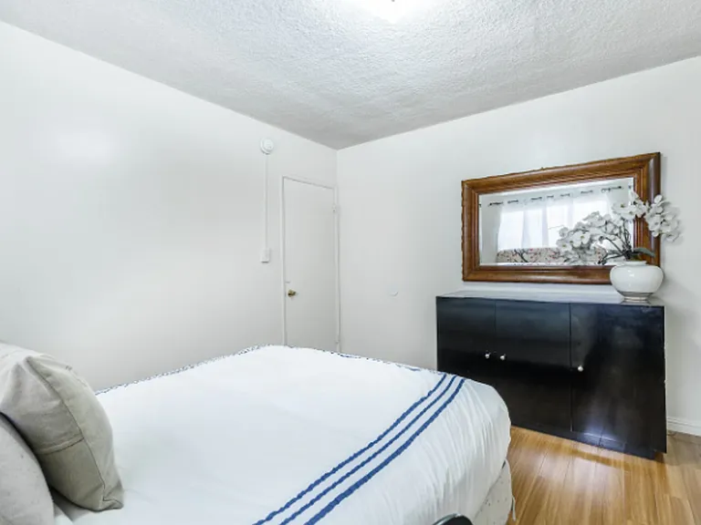 2618 Ellendale Pl — Photo 30