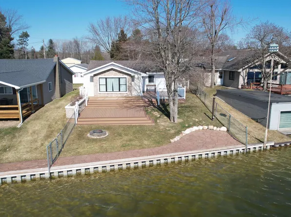 211 S Scott Dr, Farwell, MI 48622
