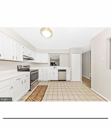 2nd image of 1 Kinsman View Cir