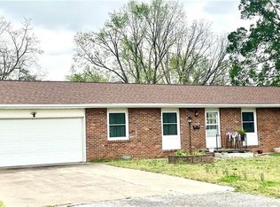 1610 N Main St, Nevada, MO 64772