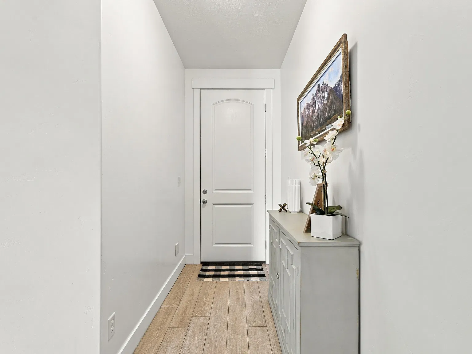 4 bed, 2.5 bath, 2280 sqft, $2,700 — Photo 3