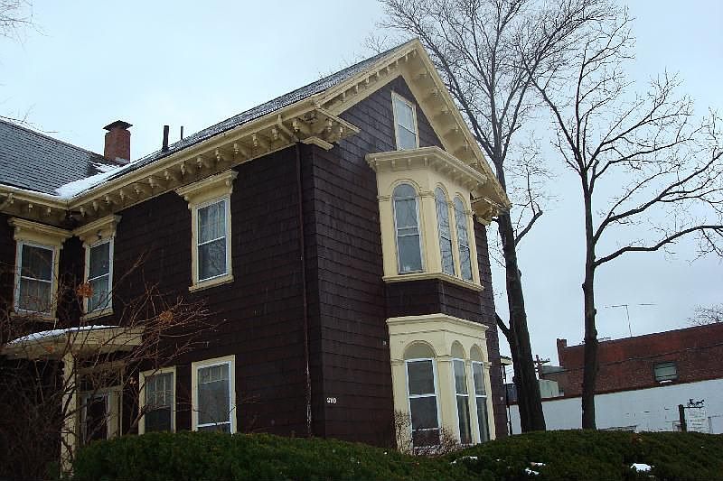 2nd image of 380 Washington St #2