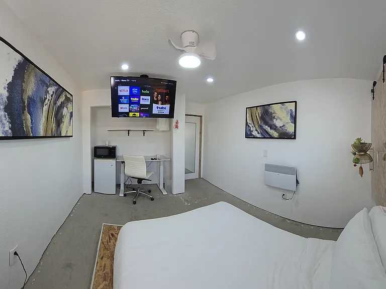 2815 E 64th St #2 — Photo 12