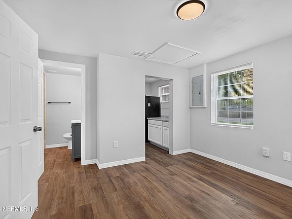 5th image of 4951 HALLS Drive
