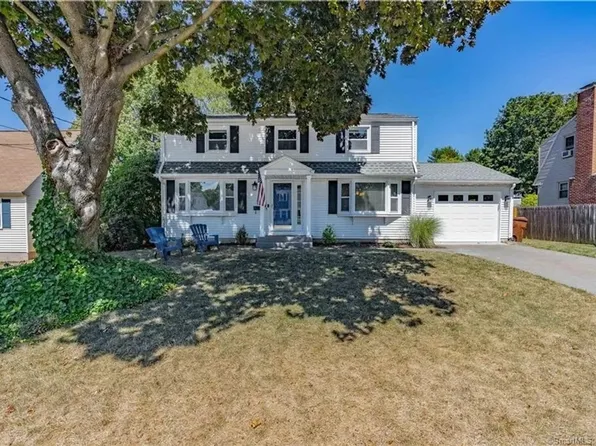 34 Gordon Ave, Enfield, CT 06082