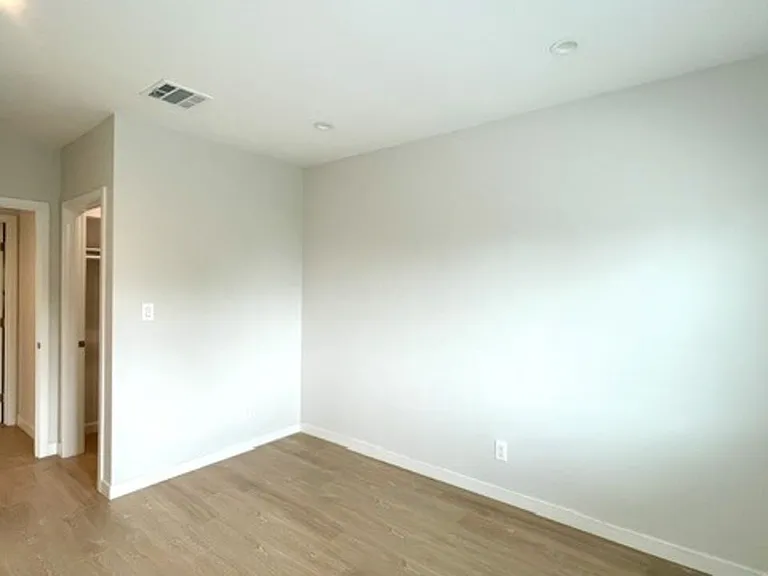4937 W 20th St #1/4 — Photo 26
