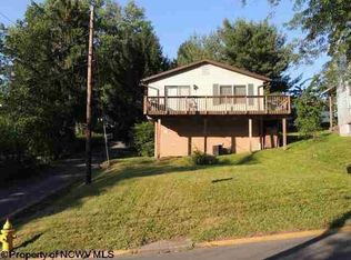 228 Willowdale Rd, Morgantown, WV 26505