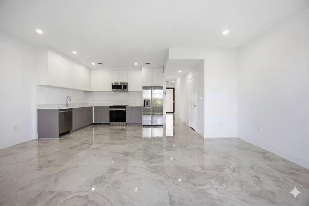 1546 NW 1st Avenue, photo 6