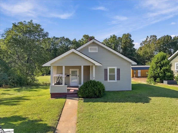 13 Lawrence St, Lyman, SC 29365