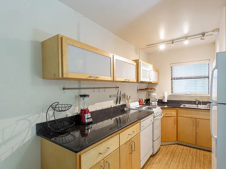 1855 Brightside Dr — Photo 7